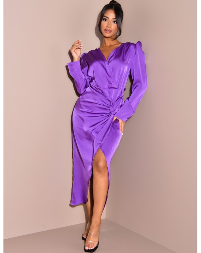 Robe en satin nouer